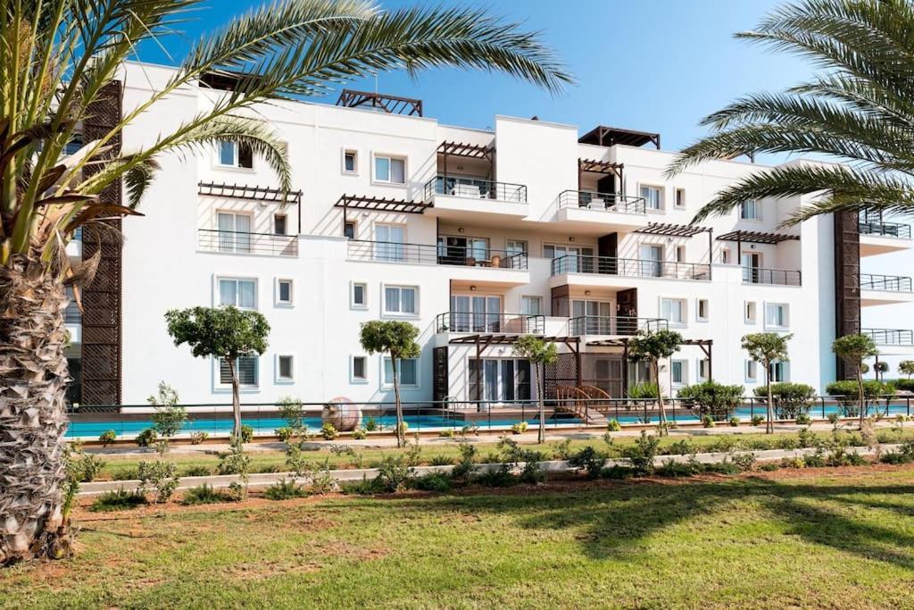 Paradise Beach Front Resort Vokolidha Esterno foto
