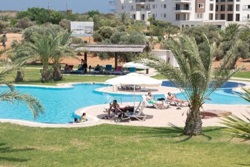 Paradise Beach Front Resort Vokolidha Esterno foto